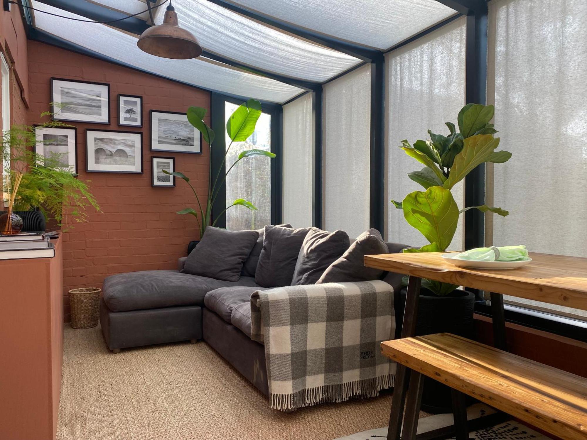 Apartment Beautifully Appointed One-bedroom *